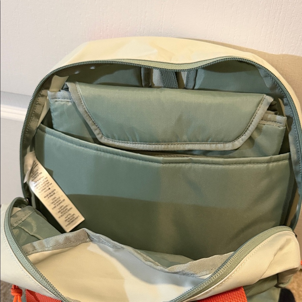 Patagonia Atom Tote Pack 20L - Picture 5 of 7